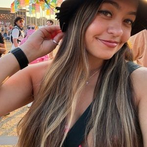 Meet your Posher, Julia